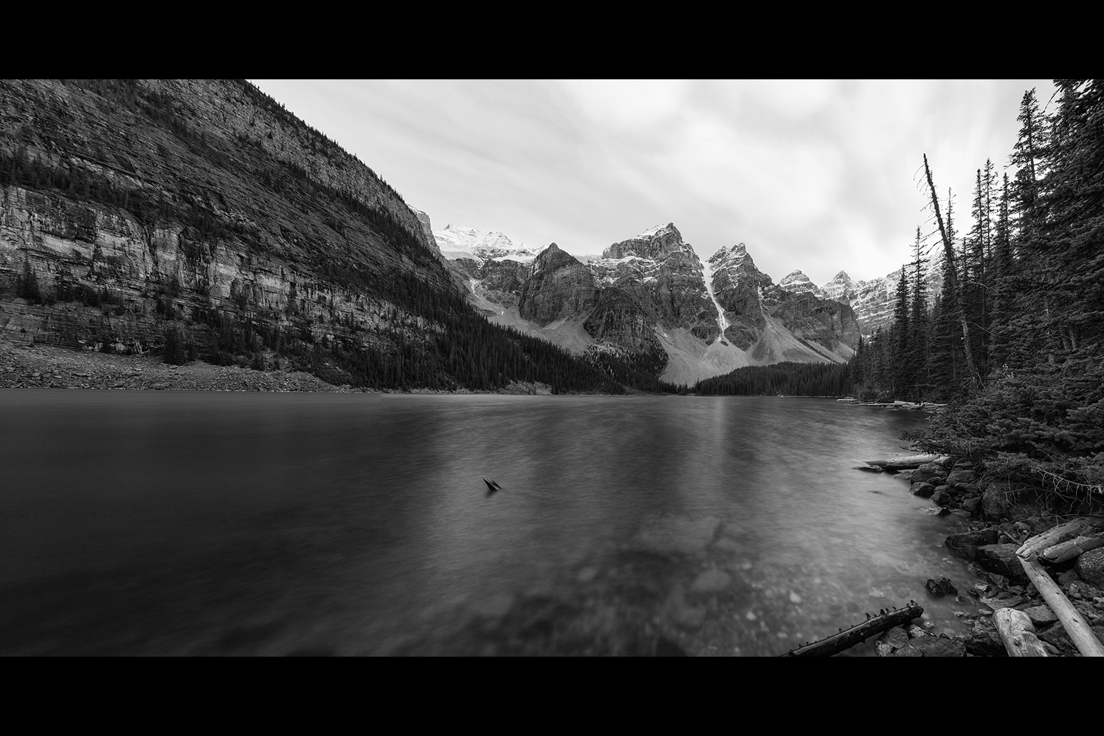 morainelake_Panorama1_bw_1600